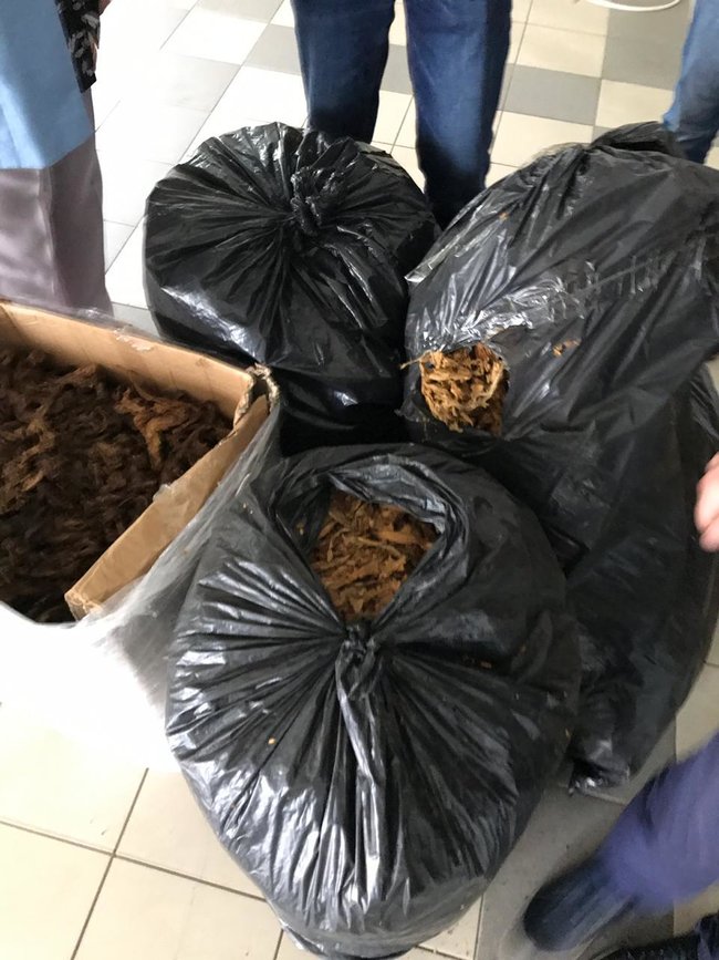 Незаконное массовое производство табака для кальяна ликвидировано на Киевщине: изъято подакцизной продукции почти на 13 млн грн 17