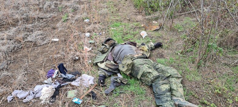 Russians abandoned bodies of dead Chechens during retreat from Kherson region 05 Russians abandoned bodies of dead Chechens during retreat from Kherson region 05