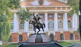Кабмін дозволив набирати для навчання у військових ліцеях дівчаток