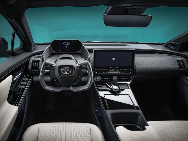 Toyota к 2025 году представит 15 электромобилей 04