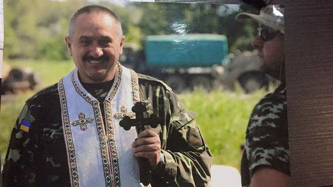 Капелан із Тернопільщини, отець Ігор Федоришин: Багато тих, хто повернувся з Європи, ходив тут у магазини, ставив друзям могоричі… 01