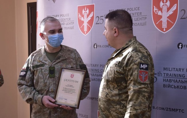 Спецпризначенців Військової служби правопорядку тренують для дій у тилу ворога і в полоні на допитах 02 Спецпризначенців Військової служби правопорядку тренують для дій у тилу ворога і в полоні на допитах 02