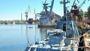 Николаевский морской порт сократил перевалку грузов за полгода на 17%