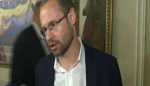 После подачи в ВРУ Луценко не может влиять на рассмотрение представления против депутатов, - Пинзеник. ВИДЕО