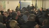 суд драка потасовка