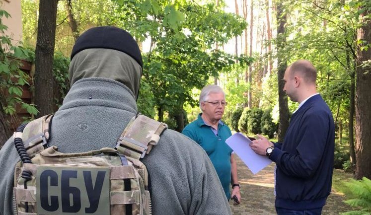 СБУ провела обыски у лидера КПУ Петра Симоненко