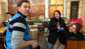 Про справжніх волонтерів : Софію Розуменко та БФ "Заново"