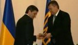 Янукович-донецкому губернатору: У вас нет ни одного реального проекта, поэтому я возвращаю ваш портрет. + АУДИО.
