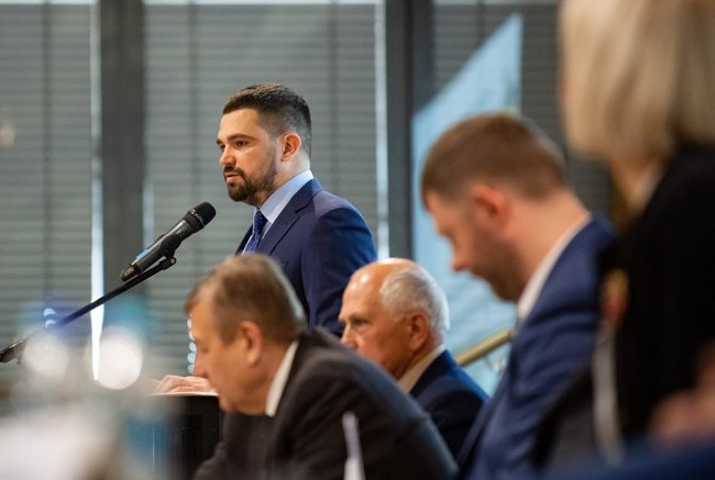 Внесение изменений в Конституцию в части местного самоуправления позволит украинцам улучшить благосостояние, - замглавы ОП Трофимов 03