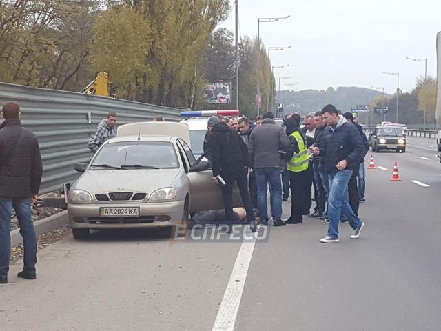 На Столичном шоссе в машине на обочине нашли труп мужчины 05 На Столичном шоссе в машине на обочине нашли труп мужчины 05