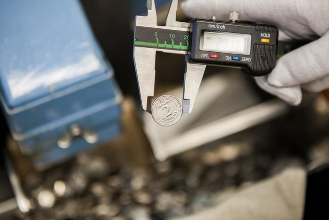 Нацбанк начал замену бумажных 1 и 2 гривен монетами 05 Нацбанк начал замену бумажных 1 и 2 гривен монетами 05