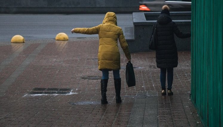 Тротуары - сплошной каток. Более тысячи обращений в травмпункты, - Кличко грозит кадровыми выводами из-за некачественной уборки Киева