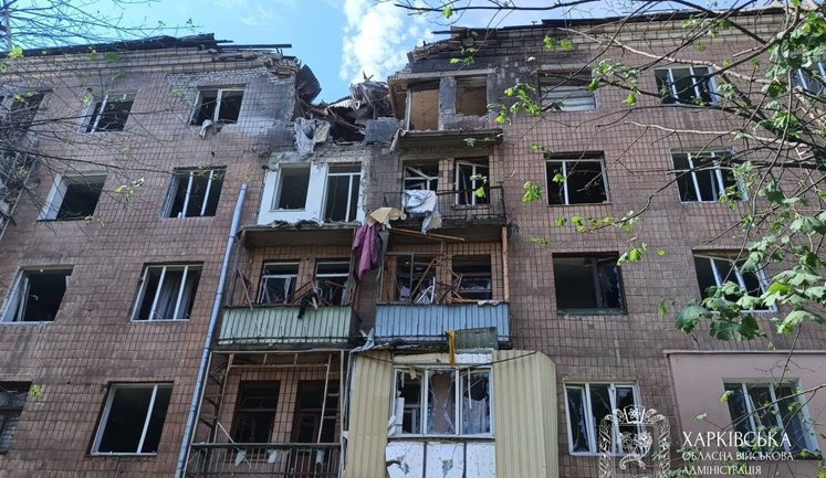 Рашисти вдарили ракетою по 5-поверхівці у Харкові: загинули 2 людини, 20 постраждалих (оновлено). ФОТОрепортаж