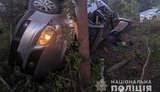 Нетверезий водій не впорався з керуванням і влетів у дерева на Рівненщині: дві людини загинули, ще троє постраждали. ФОТОрепортаж