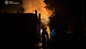 Ввечері російські БпЛА атакували об’єкти інфраструктури на Чернігівщині. ФОТОрепортаж