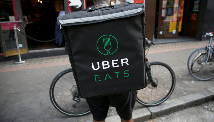 Сервис доставки еды Uber Eats прекращает работу в Украине