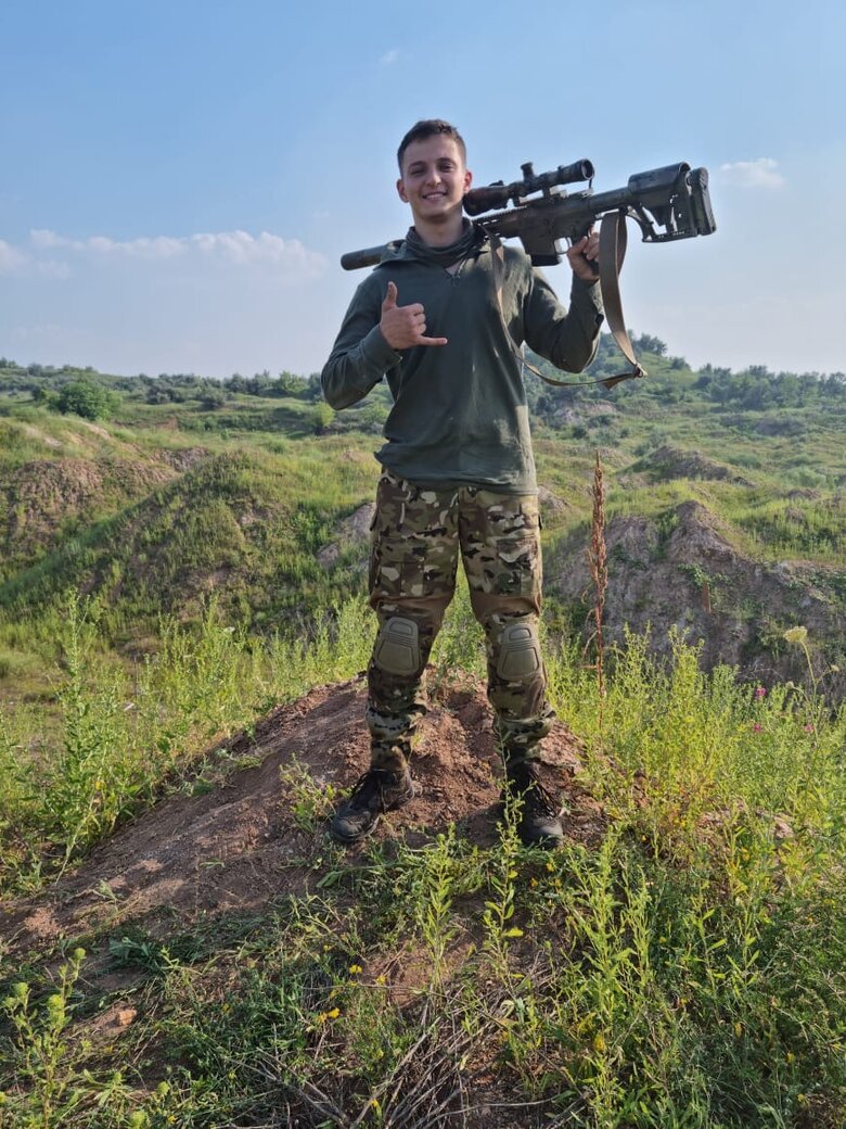 Командир екіпажу БПЛА Кара небесна Андрій Отченаш: У Кліщіївці нам вдалося коптером вивести групу, яка загубилася в повній пітьмі 01