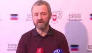 "Доллар будет стоить 33 новороссийских копейки. Всем гражданам раздадим по 500 расчетных знаков", - боевики рассказали о своих "суррогатных" деньгах. ВИДЕО