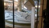 В супермаркете в центре Одессы обвалился потолок, перекрыв выход. ФОТО