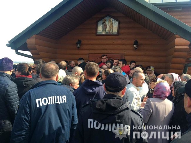 На Рівненщині побилися парафіяни ПЦУ і УПЦ МП 09