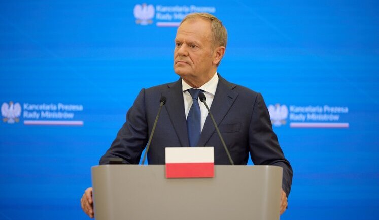 Туск подтвердил, что Польшу атаковало "огромное количество российских БПЛА"
