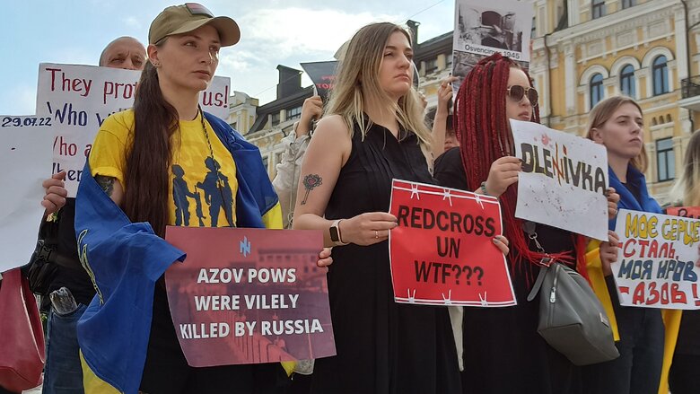 Акция Оленовка - новый Освенцим, организованная родственниками пленных защитников Азовстали, прошла в центре Киева 03