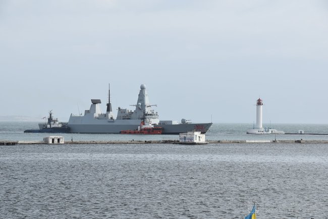В порт Одессы зашел эсминец Королевских ВМС Великобритании Dragon 07