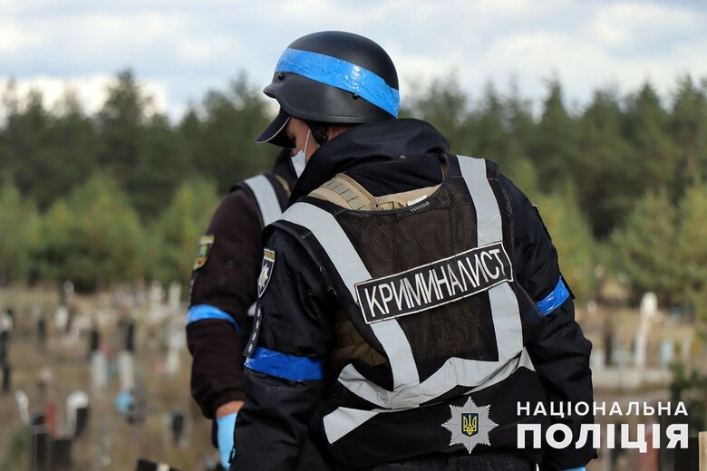 У Лимані поліція ексгумувала тіла 5 вбитих дітей 03 У Лимані поліція ексгумувала тіла 5 вбитих дітей 03