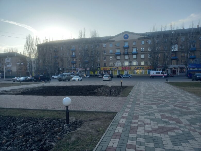 Активисты Желтой ленты расклеили патриотические листовки в оккупированном Мелитополе 04