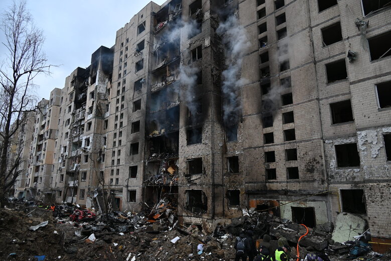 Consequences of Russian missile strike on house in Solomianskyi district of Kyiv 33