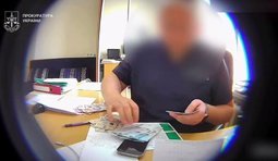 Лікарів змушували платити керівництву