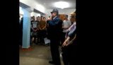 "Все двери в комнатах будут сняты. Переходим на казарменный тип общежития": В Ухте бывший тюремщик стал директором колледжа и запретил студентам компьютеры. ВИДЕО