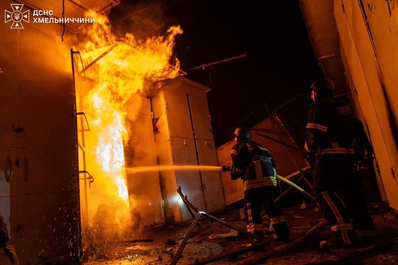 Пожежа на ринку Хмельницького через падіння російського безпілотника