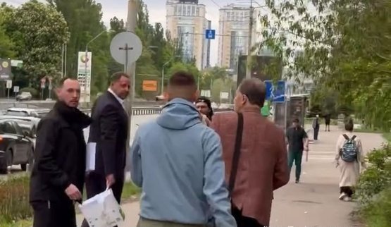 У Єрмака кинули яйцями