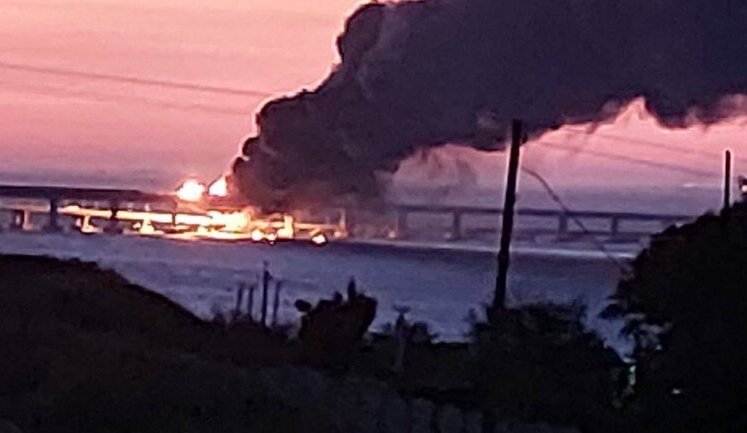 There is powerful fire on Crimean Bridge. VIDEO&PHOTOS