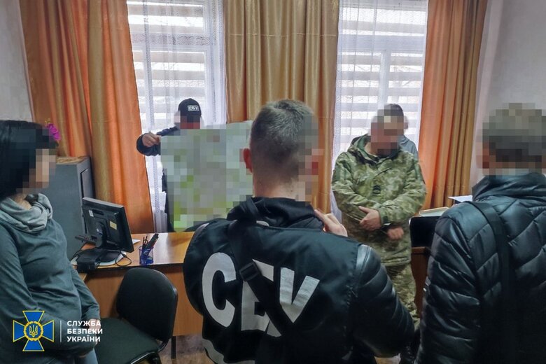 СБУ затримала прикордонника, який намагався злити ФСБ дані про охорону північних рубежів України 01
