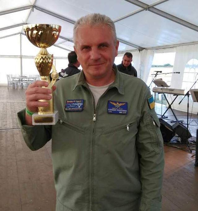 Український військовий пілот, полковник Олександр Оксанченко, переміг на міжнародному авіашоу CIAF-2017 у Чехії, - Міноборони 01