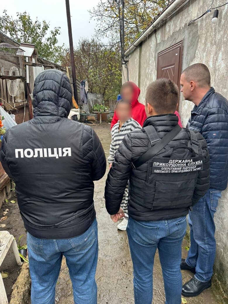 На Одещині викрито схему виїзду військовозабов’язаних за кордон через фіктивний шлюб за 4,5 тис. дол., - ДПСУ 04