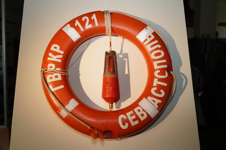 Военная разведка показала военным атташе фильм об освобождении острова Змеиный 07