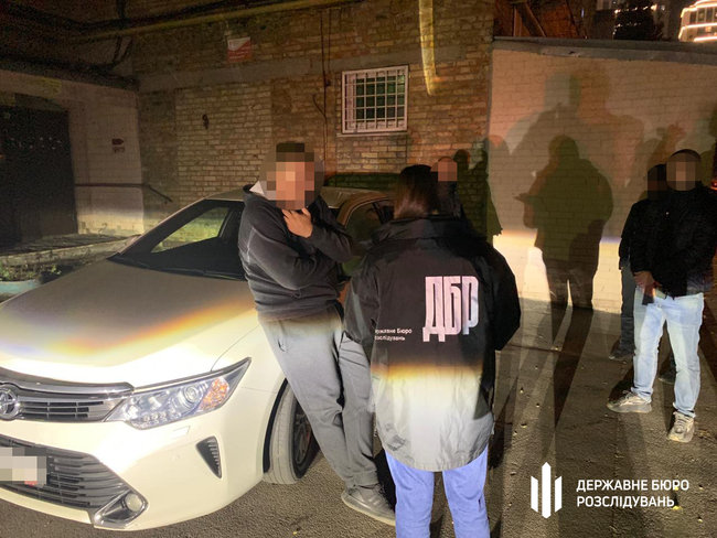 Адвокат и экс-прокурор Киева требовали $80 тысяч взятки за положительное проведение экспертизы при расследовании уголовного производства 06