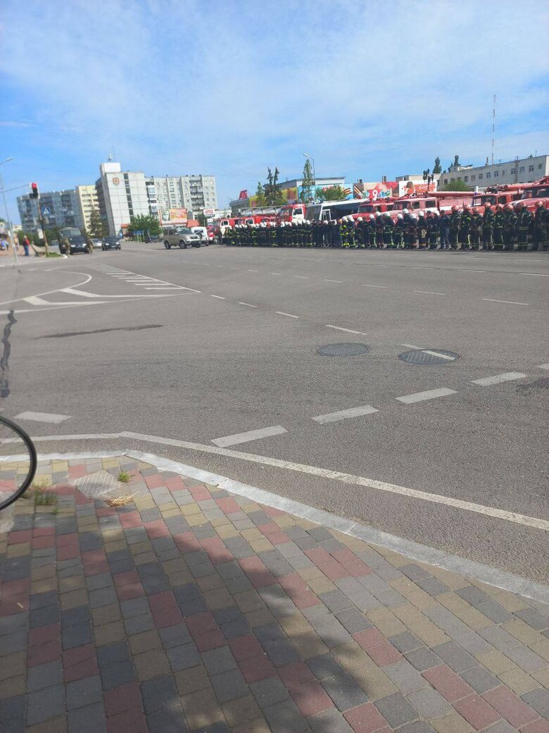 Пожежники влаштували протест в Енергодарі. Окупанти розігнали їх силою 04 Пожежники влаштували протест в Енергодарі. Окупанти розігнали їх силою 04