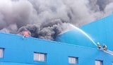 Масштабна пожежа охопила склади на околиці Києва: горять 7 тис. кв. м. ФОТОрепортаж