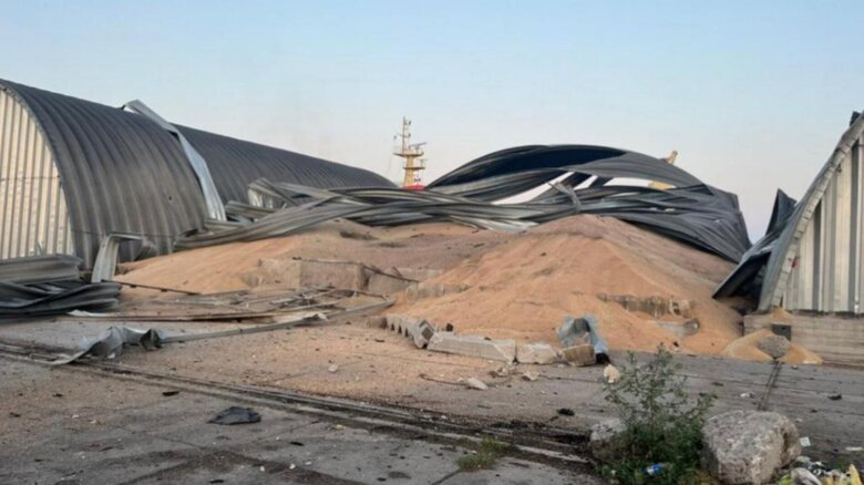 Ворог вночі атакував припортову інфраструктуру Дунаю, - ОК Південь 02