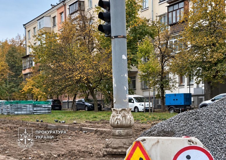 Посадовця