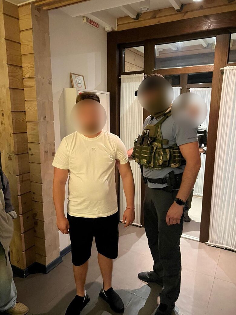 СБУ перекрила канал, яким до Молдови переправляли чоловіків призовного віку 01