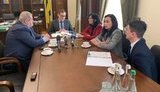 Офіс президента передав кримськотатарській громаді документи про тортури під час радянської депортації 1944 року. ФОТОрепортаж