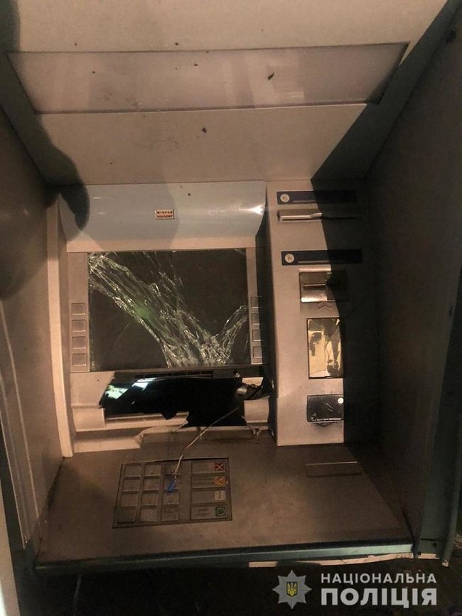 У Києві невідомі підірвали банкомат і викрали готівку, - поліція 02