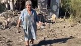 Етнічна росіянка із Краматорська, яка втратила сина через авіаудар, із уламками авіабомби стоїть серед зруйнованого обійстя: "Будьте вы, бл#дь, прокляты, вся Россия!". ВIДЕО