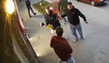 уцілілий окупант б’є протезом співробітника магазину