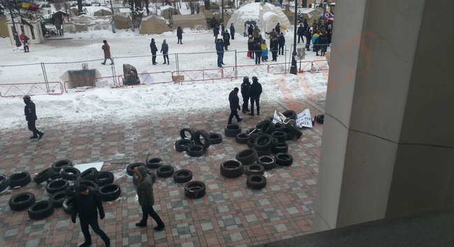 Сутички біля Ради: девятьох протестувальників затримано, - Геращенко 04